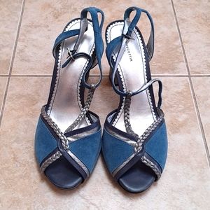 Leifsdottir blue suede leather heels sandals with platform.  T strap. Peep toe.